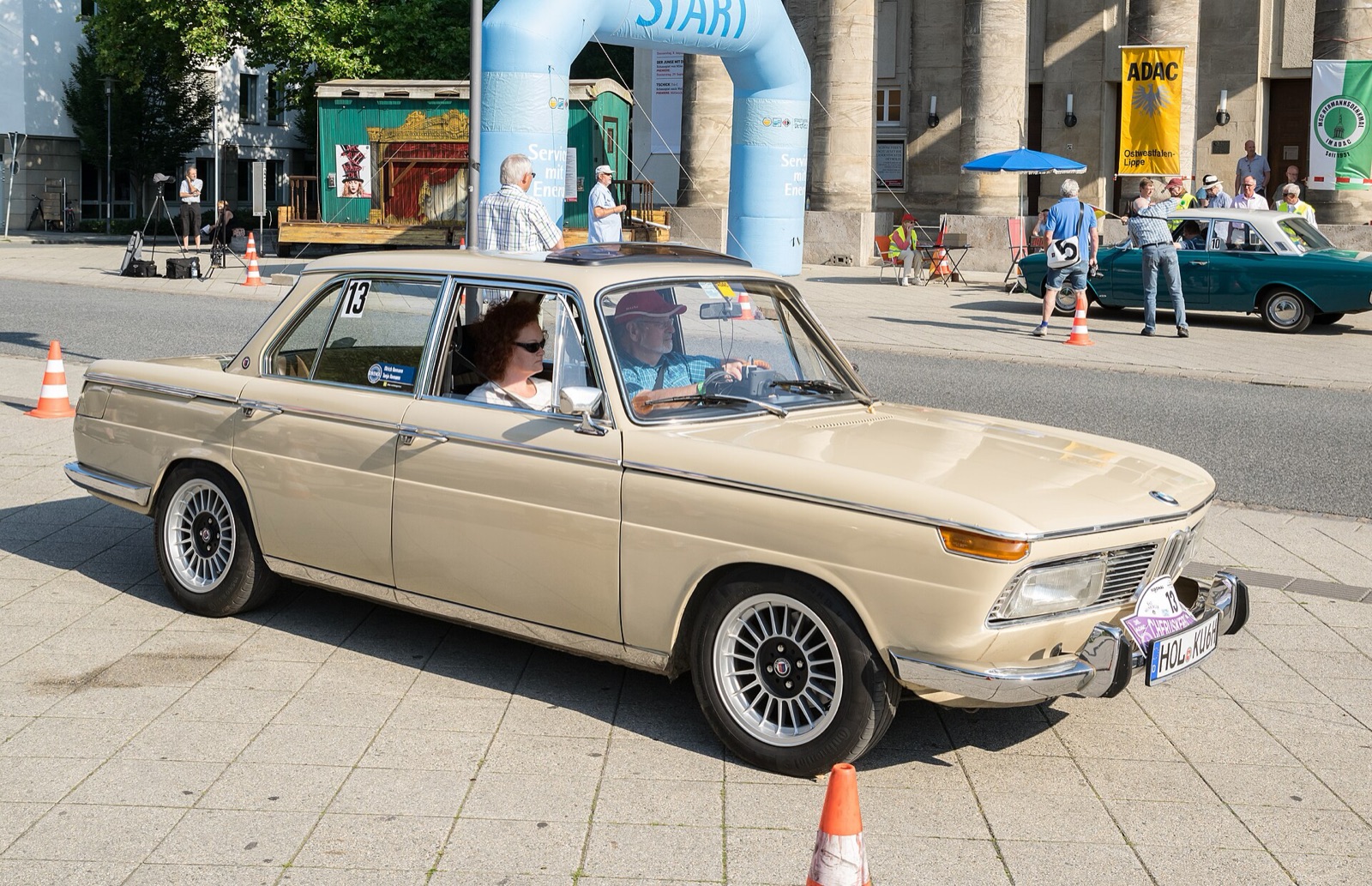BMW 1500 “Neue Klasse” — 2000 / 2000 tilux