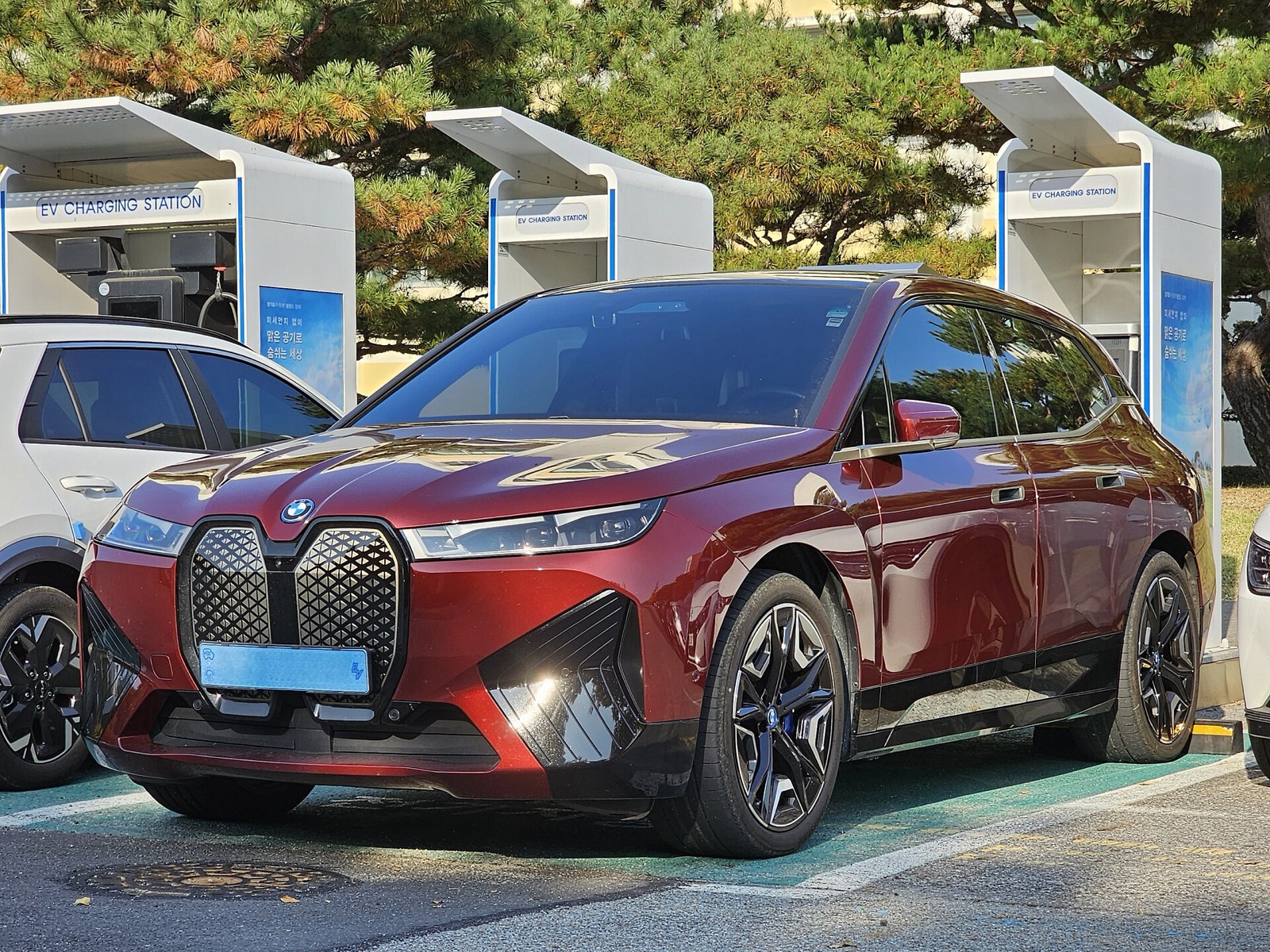 BMW iX — iX xDrive40