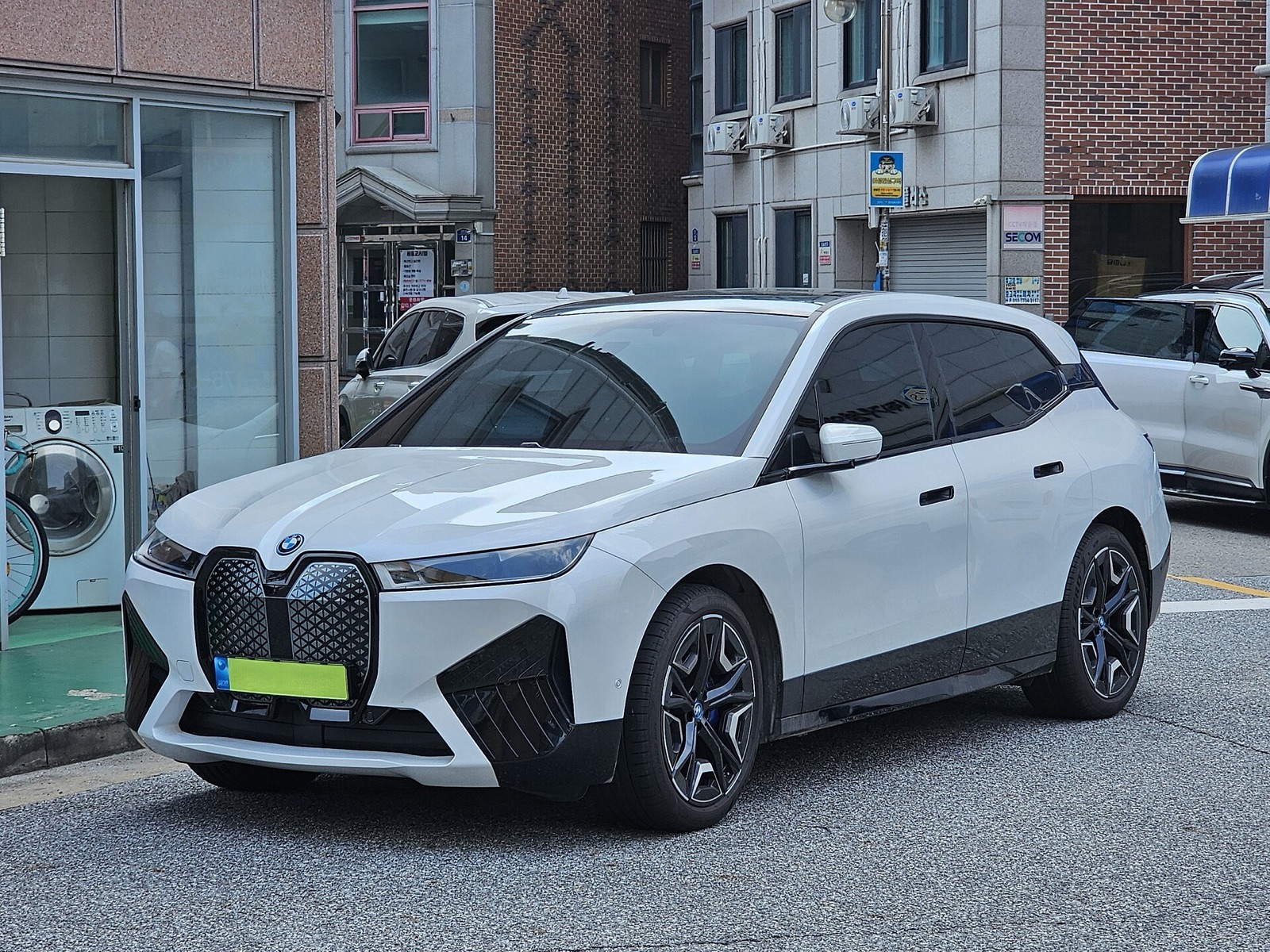 BMW iX — iX xDrive50